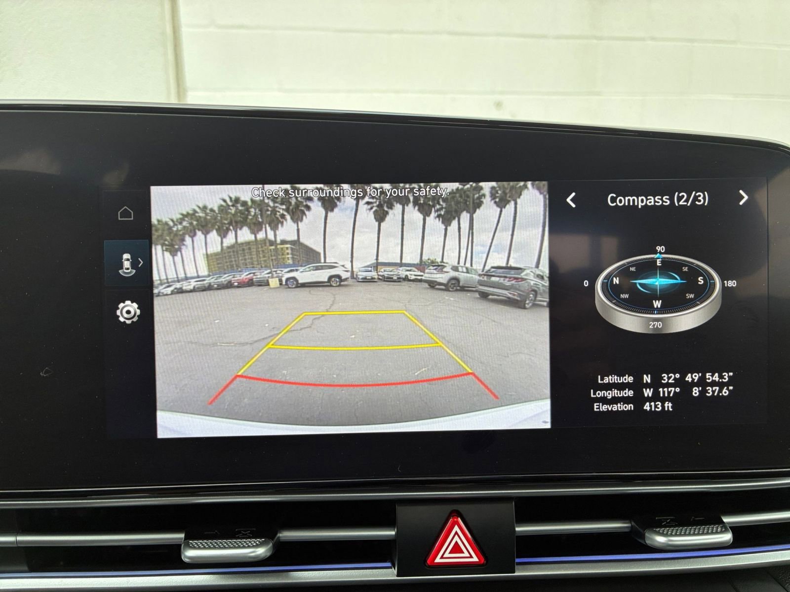 Used 2025 Hyundai Elantra Limited image 24