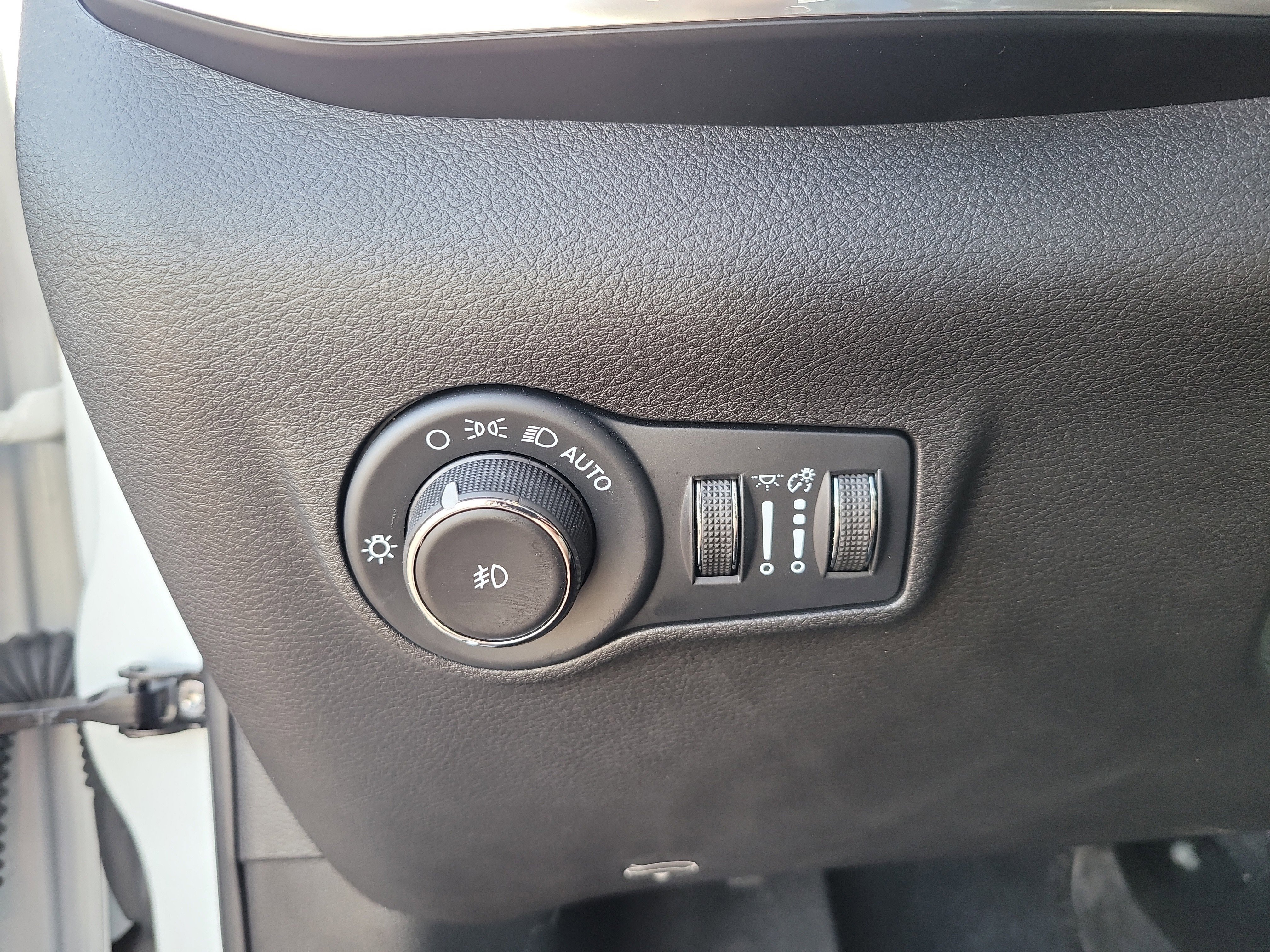 Used 2024 Jeep Compass Limited image 30