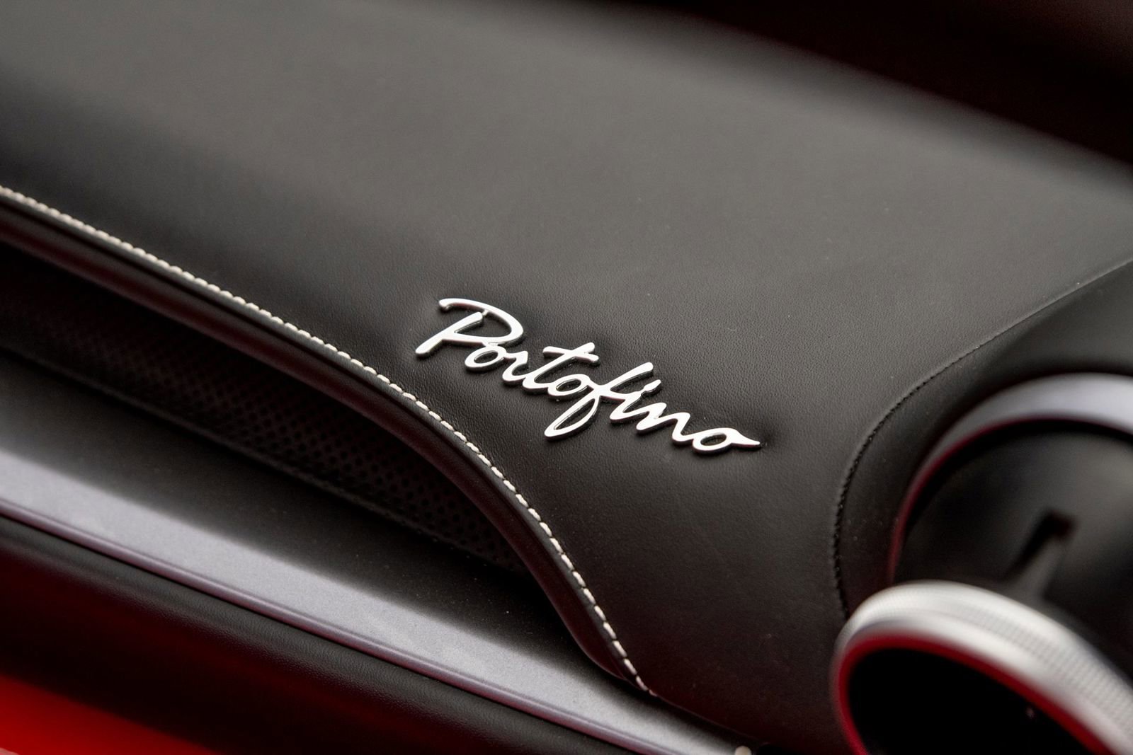 Used 2019 Ferrari Portofino RWD image 38