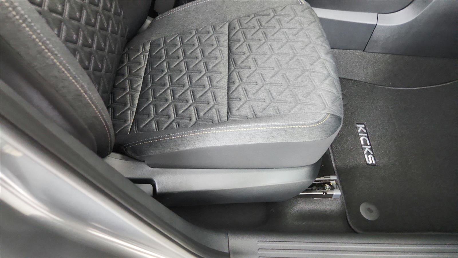 New 2026 Nissan Kicks SV w/ Cold Weather Package AWD/4WD image 19
