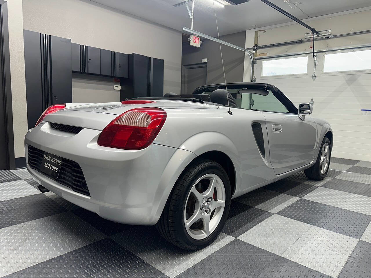 Used 2001 Toyota MR2 RWD image 10