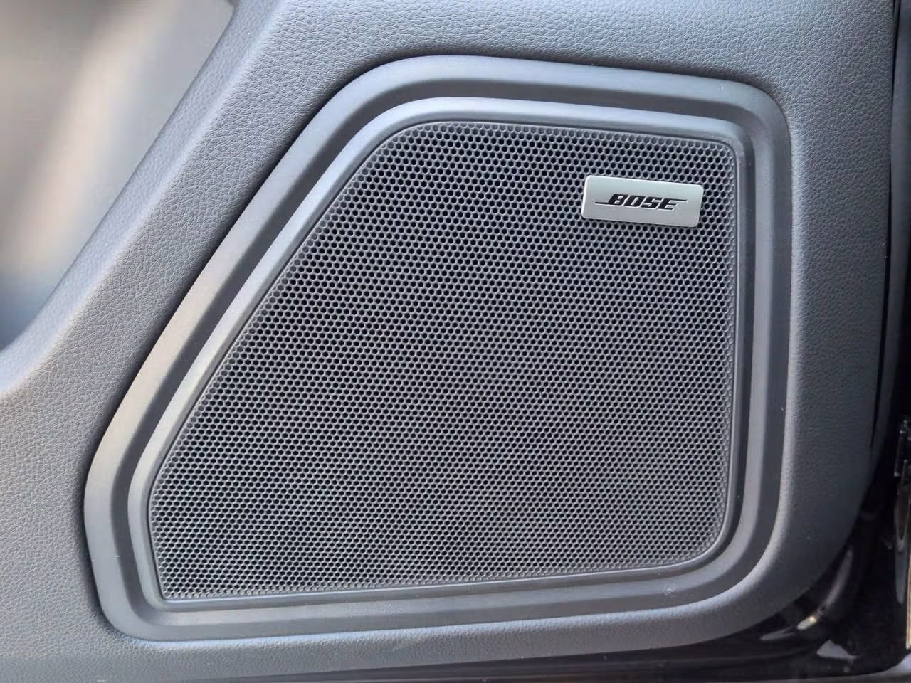 Certified 2026 Porsche Macan AWD/4WD image 15