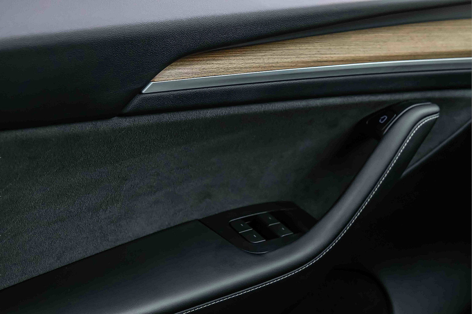 Used 2023 Tesla Model Y AWD image 14