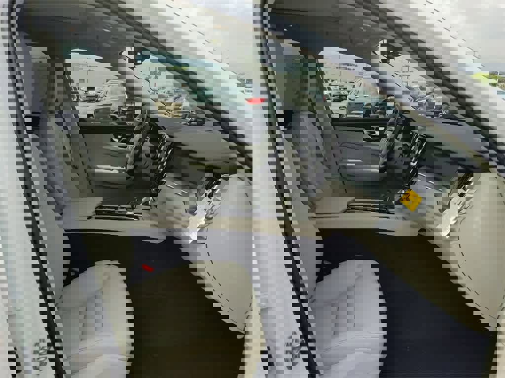 New 2025 Volvo XC60 T8 Core w/ Protection Package Premier image 19