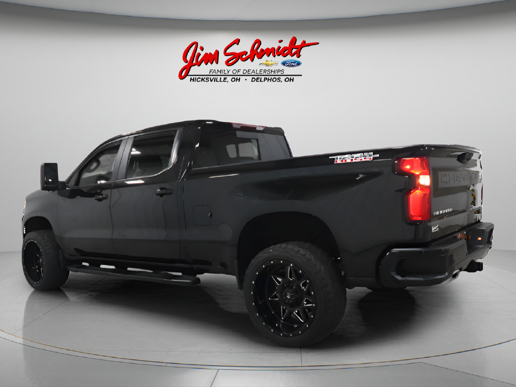 Used 2024 Chevrolet Silverado 1500 LT Trail Boss w/ LT Trail Boss Premium Package AWD/4WD image 4