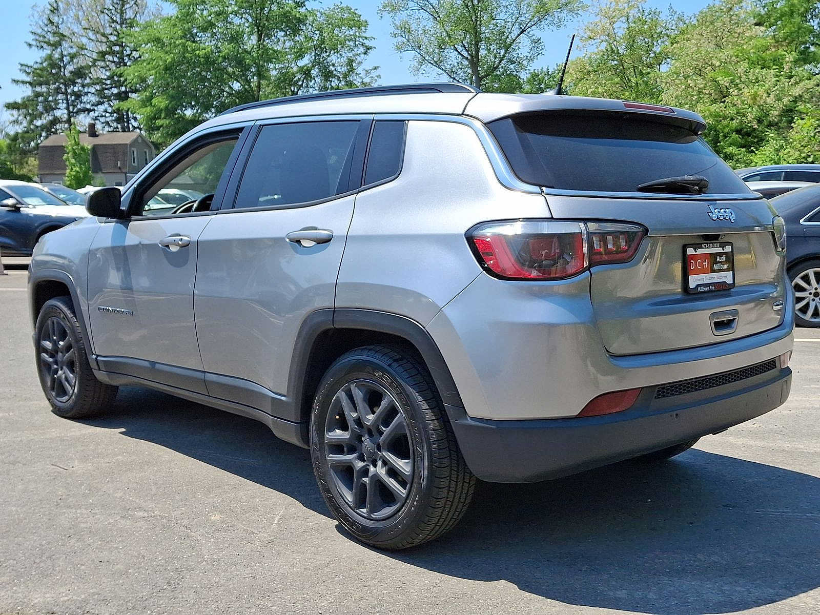 Used 2020 Jeep Compass Latitude w/ Popular Equipment Group FWD image 26