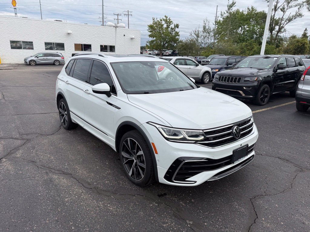 Used 2022 Volkswagen Tiguan SEL R-Line AWD/4WD image 4