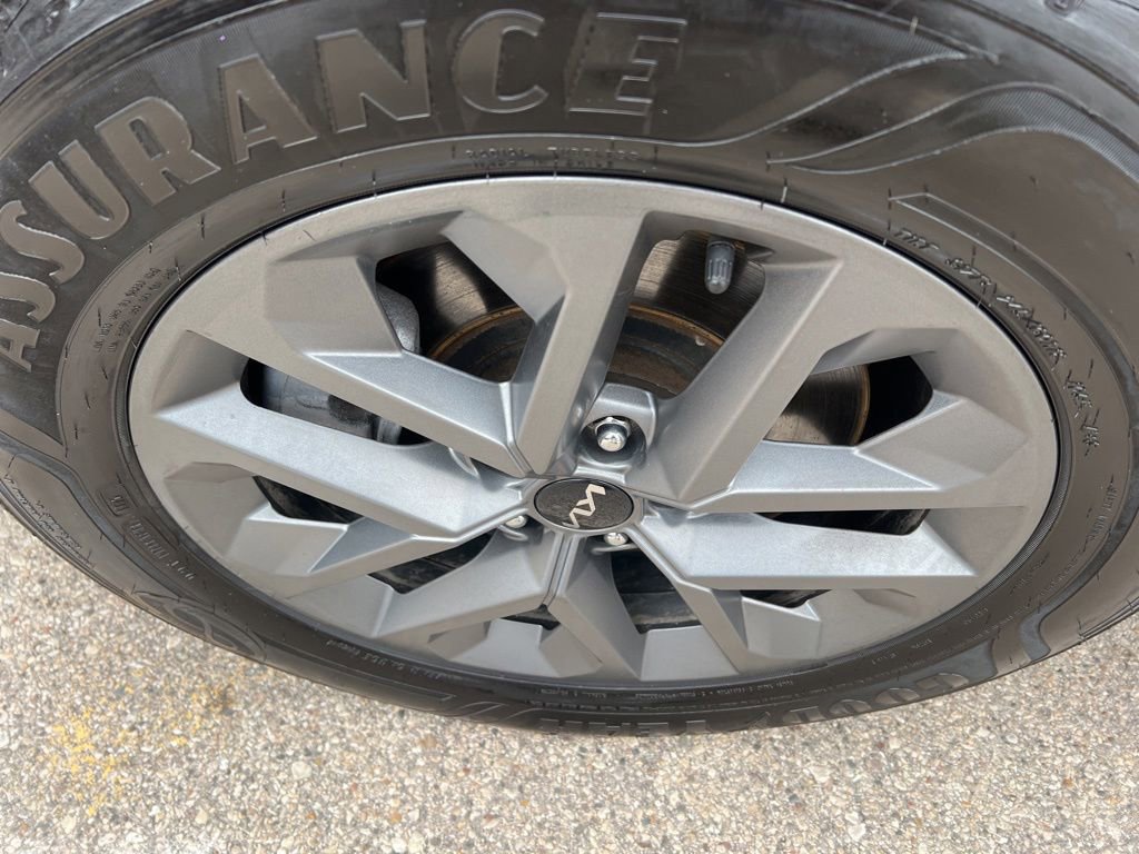 Certified 2024 Kia Telluride LX image 44