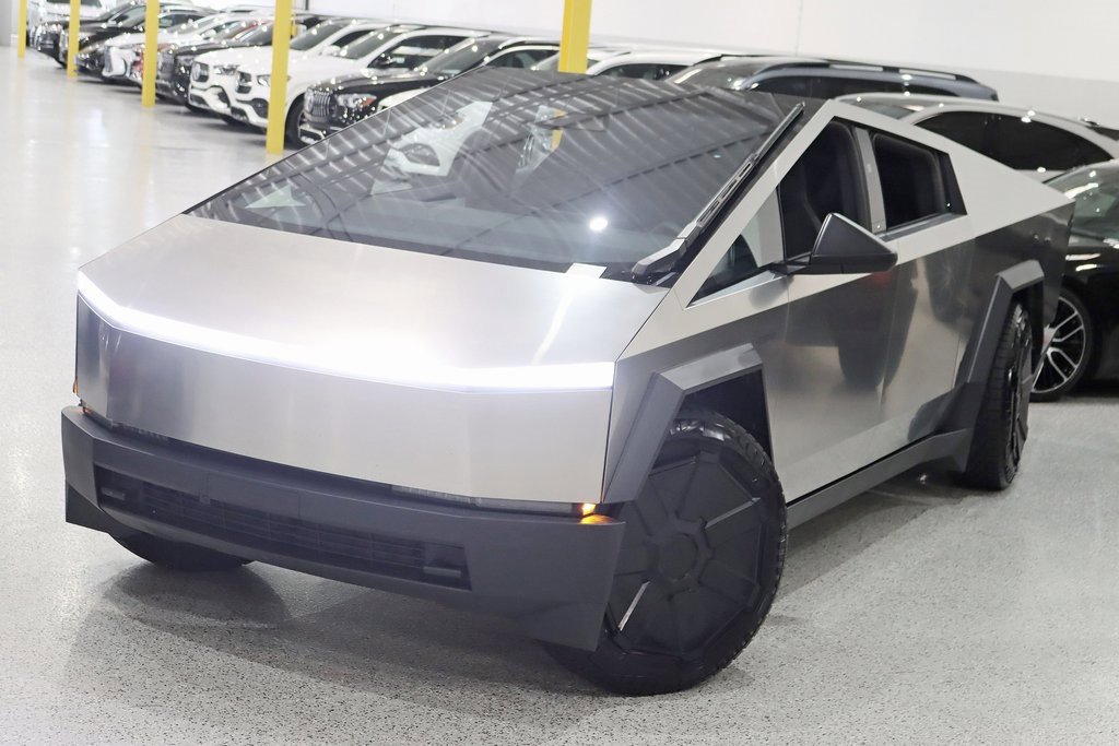 Used 2024 Tesla Cybertruck AWD Crew Cab image 5