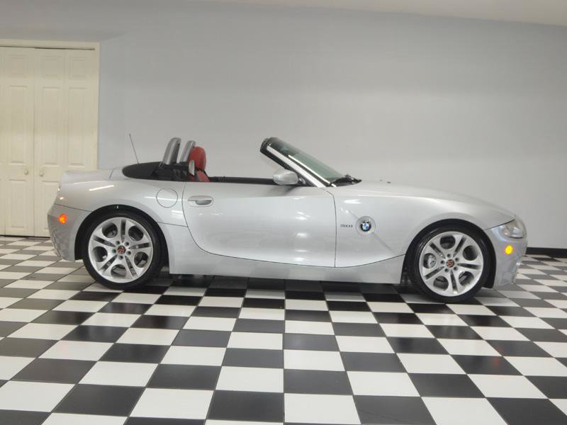 Used 2005 BMW Z4 3.0i RWD image 11