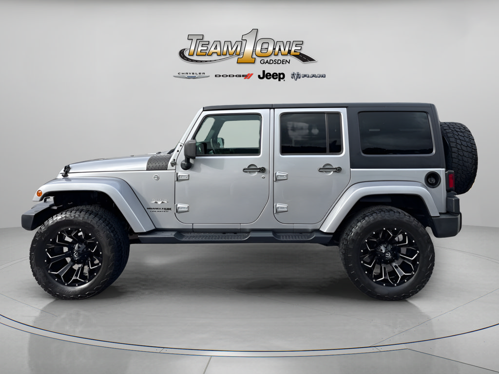 Used 2018 Jeep Wrangler Unlimited Sahara w/ Connectivity Group AWD/4WD image 5