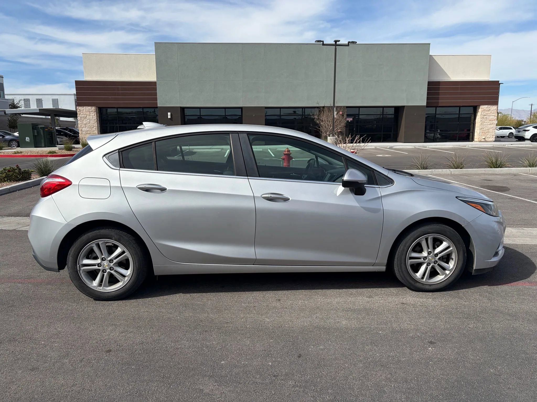 Used 2017 Chevrolet Cruze LT w/ Convenience Package image 3