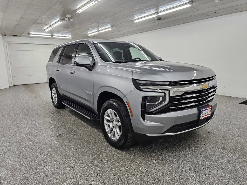 Used 2025 Chevrolet Tahoe LT AWD/4WD image 3