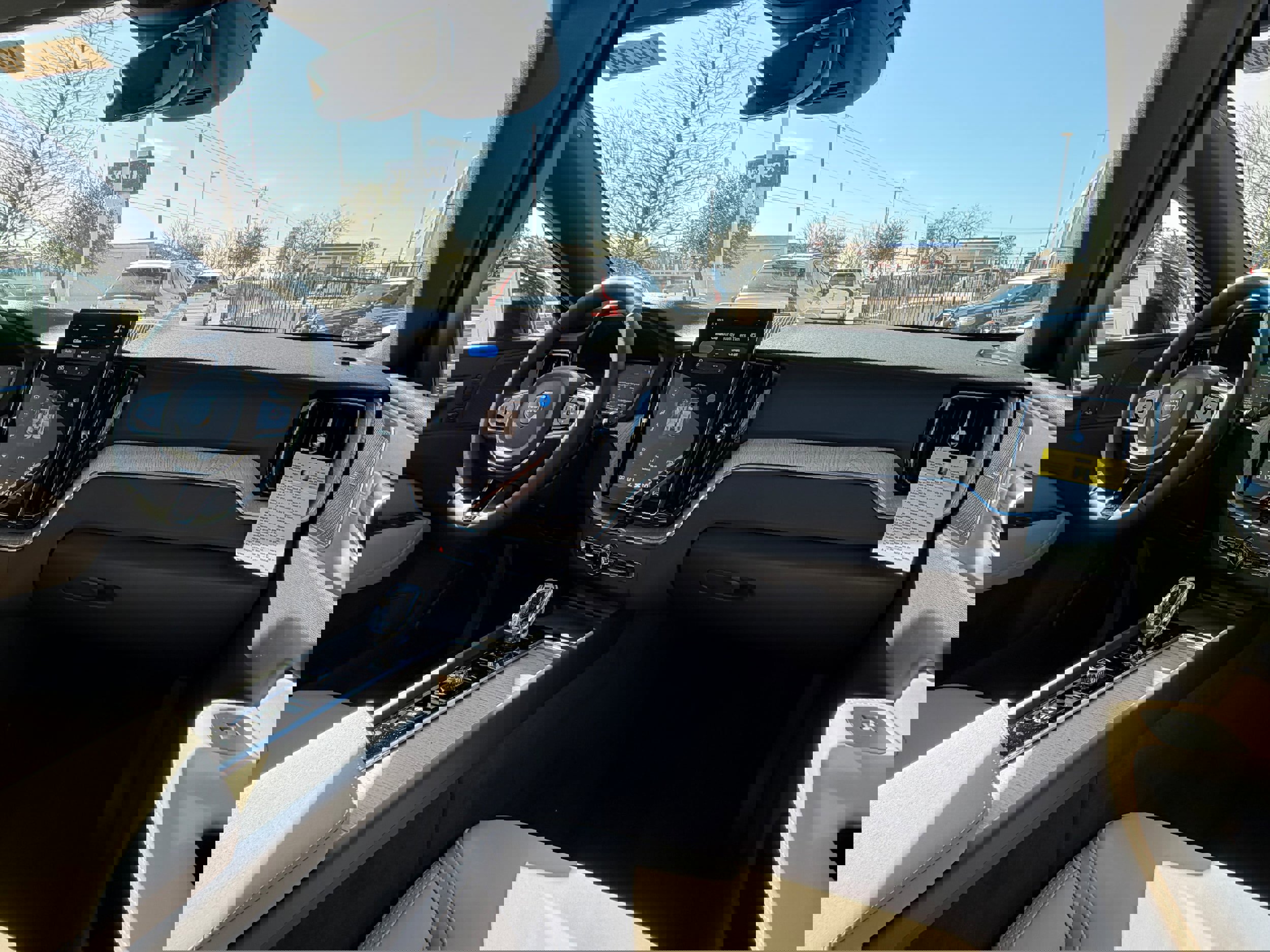 New 2026 Volvo XC60 T8 Plus w/ Protection Package Premier image 8