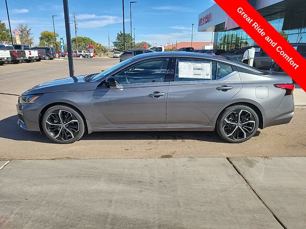 New 2025 Nissan Altima 2.5 SR w/ SR Premium Package FWD image 4