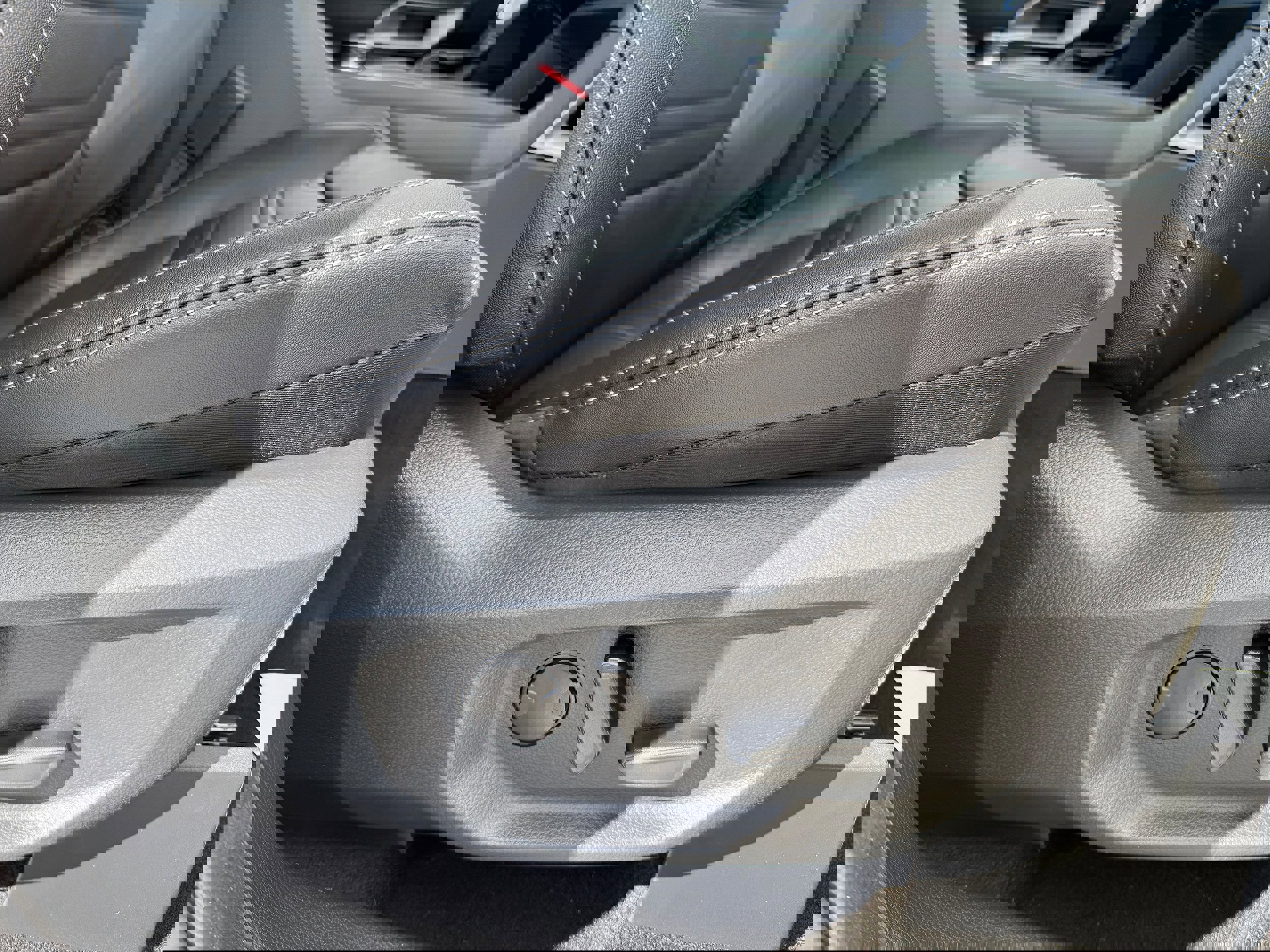 New 2025 Ford Ranger Lariat w/ Chrome Accent Package image 16