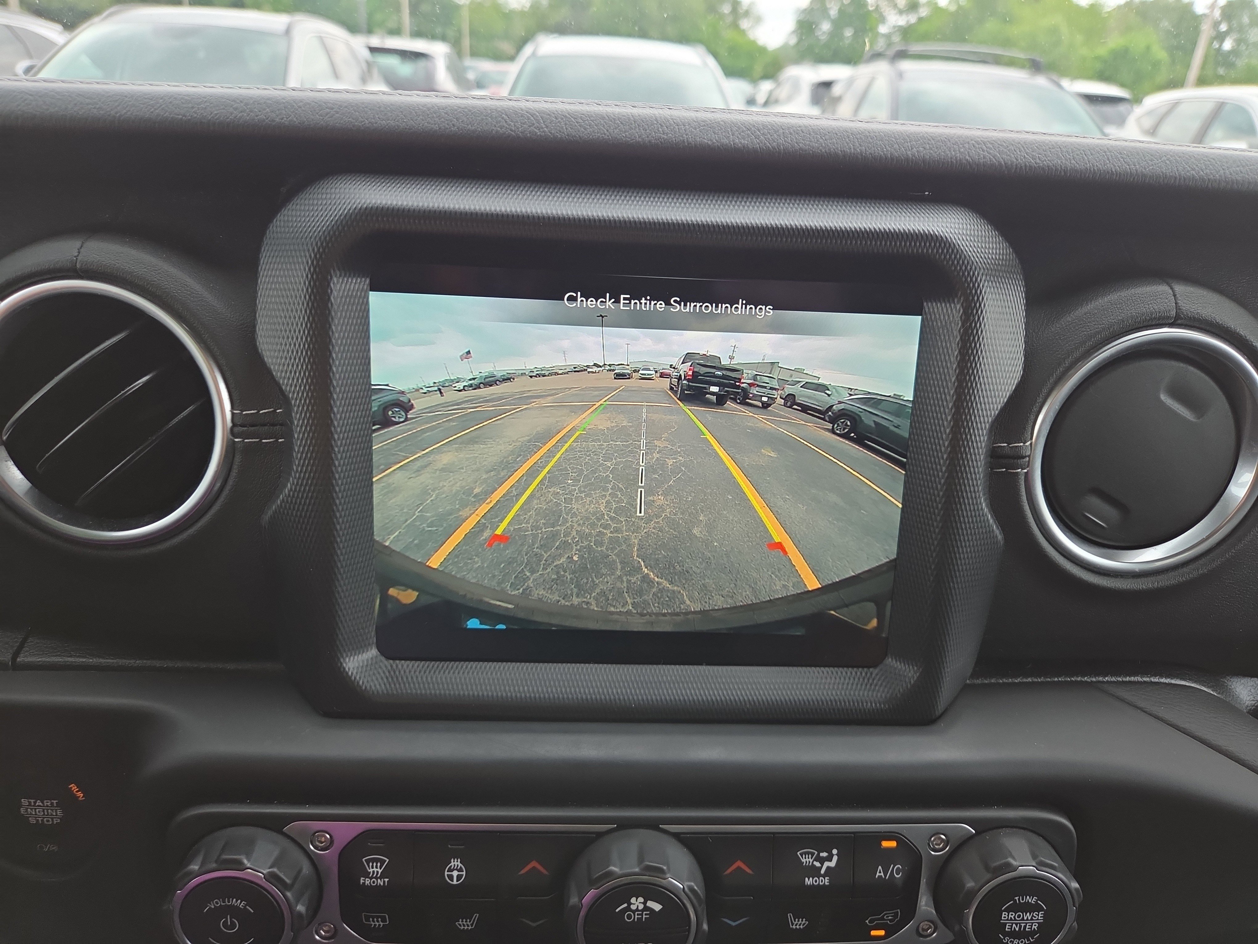 Certified 2023 Jeep Wrangler Unlimited Sahara w/ Cold Weather Group AWD/4WD image 15