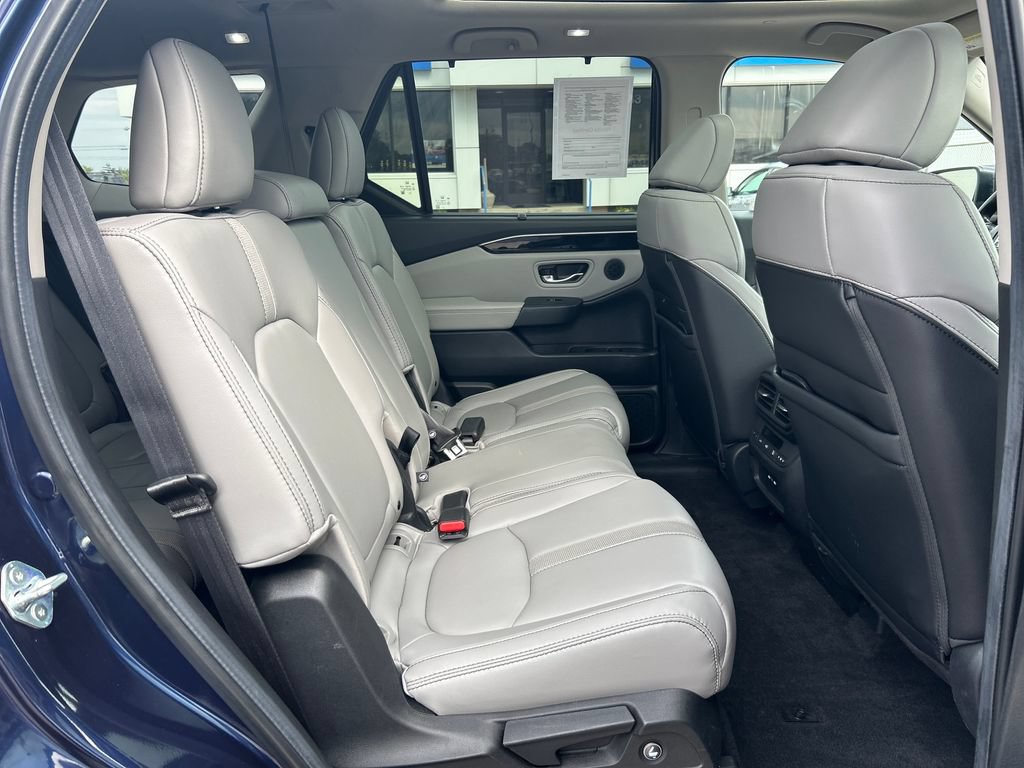 Certified 2024 Honda Pilot Touring image 11