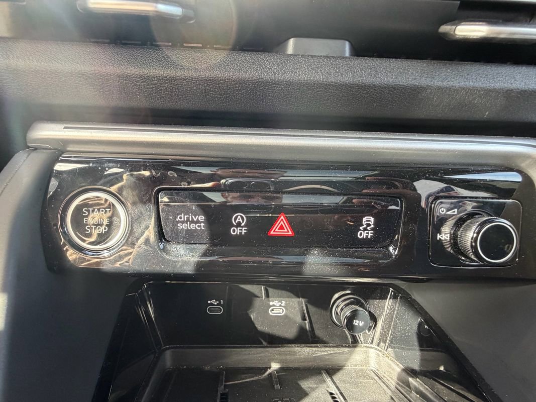 Used 2025 Audi Q5 Premium w/ Convenience Package AWD/4WD image 28