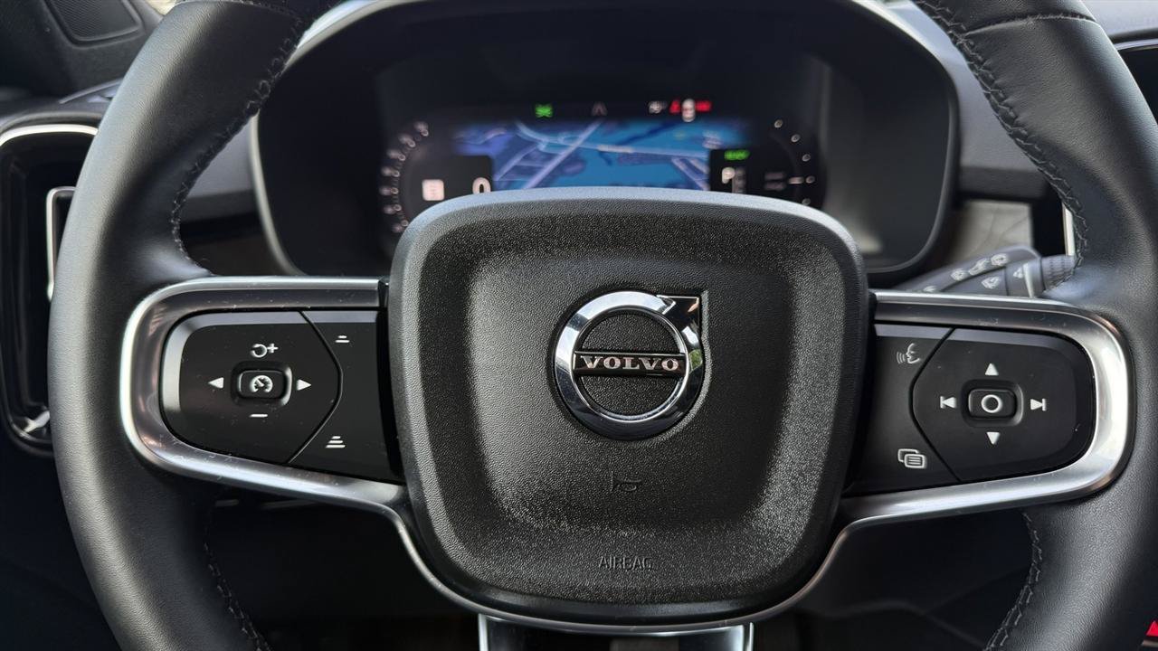 Used 2023 Volvo XC40 Recharge Ultimate AWD/4WD image 46