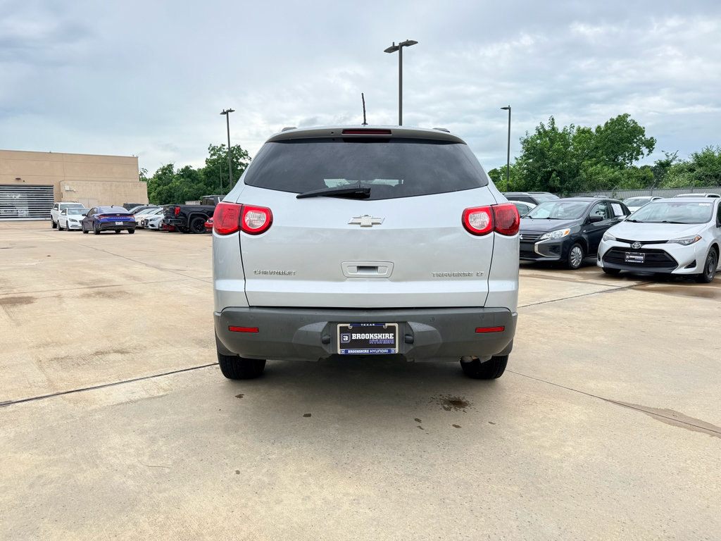 Used 2011 Chevrolet Traverse LT FWD image 8