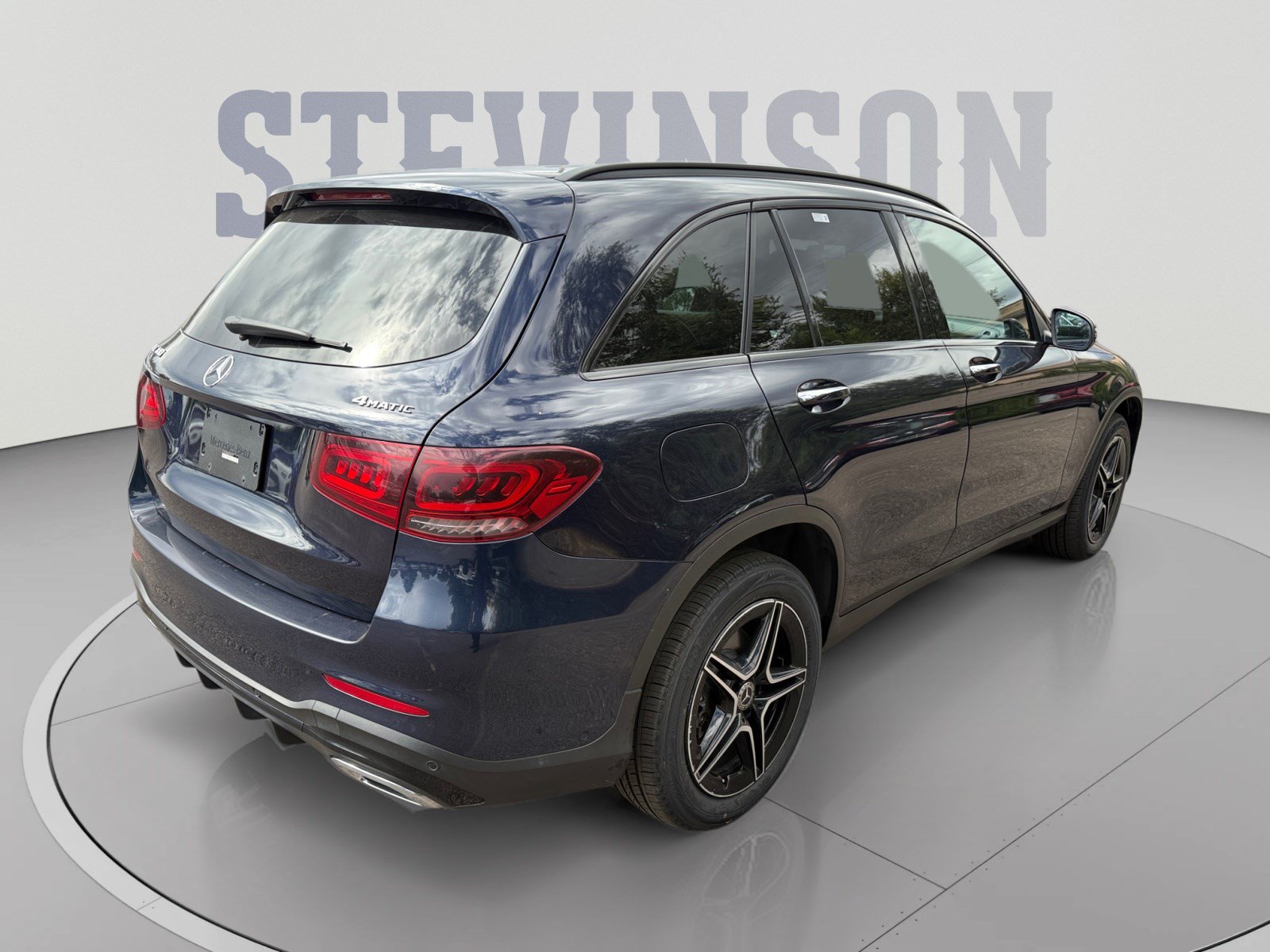 Used 2021 Mercedes-Benz GLC 300 4MATIC image 5
