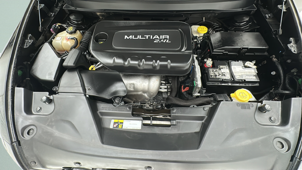 Used 2017 Jeep Cherokee Sport FWD image 19