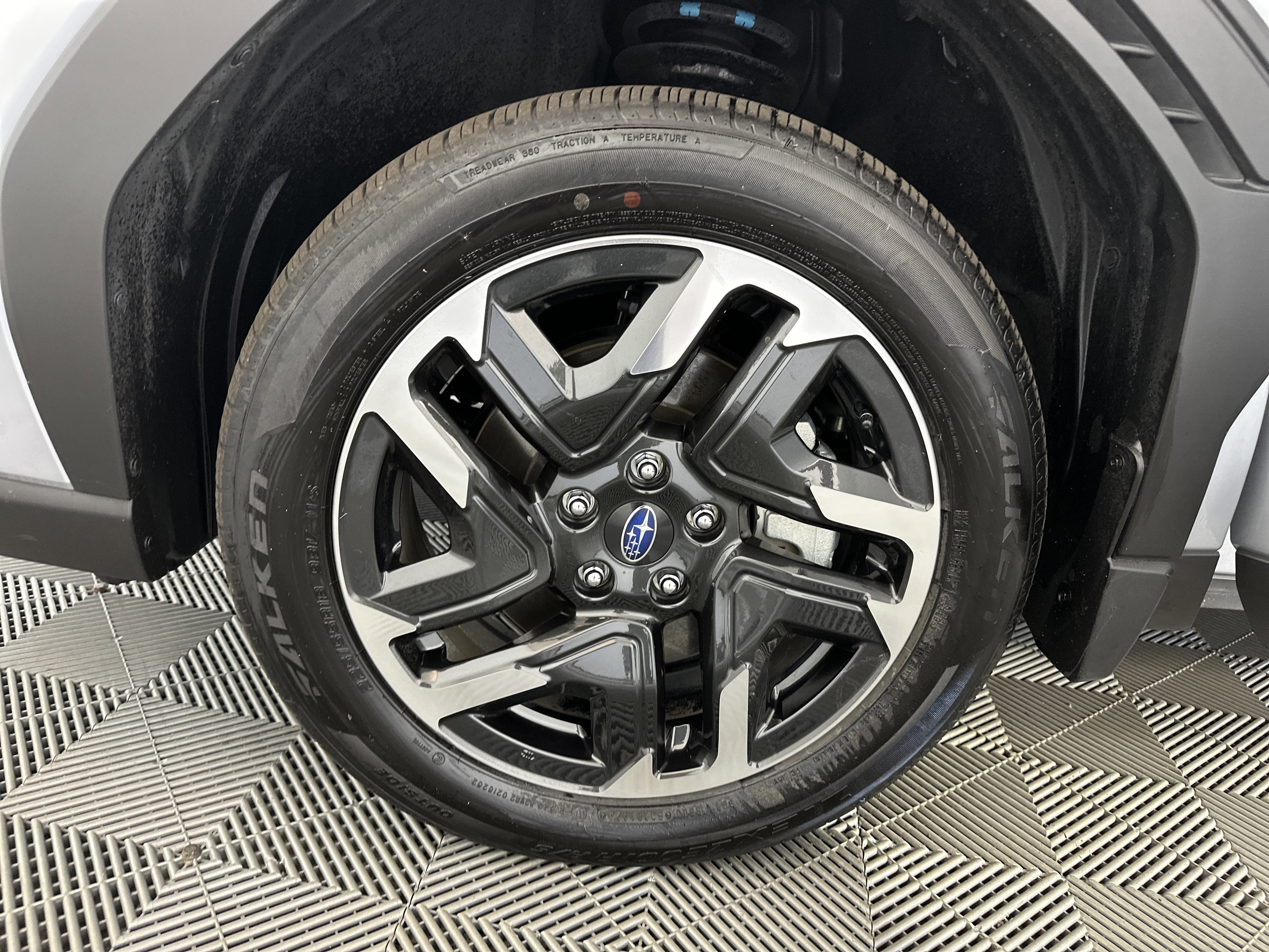 Used 2025 Subaru Forester Limited w/ Popular Package #2 image 13