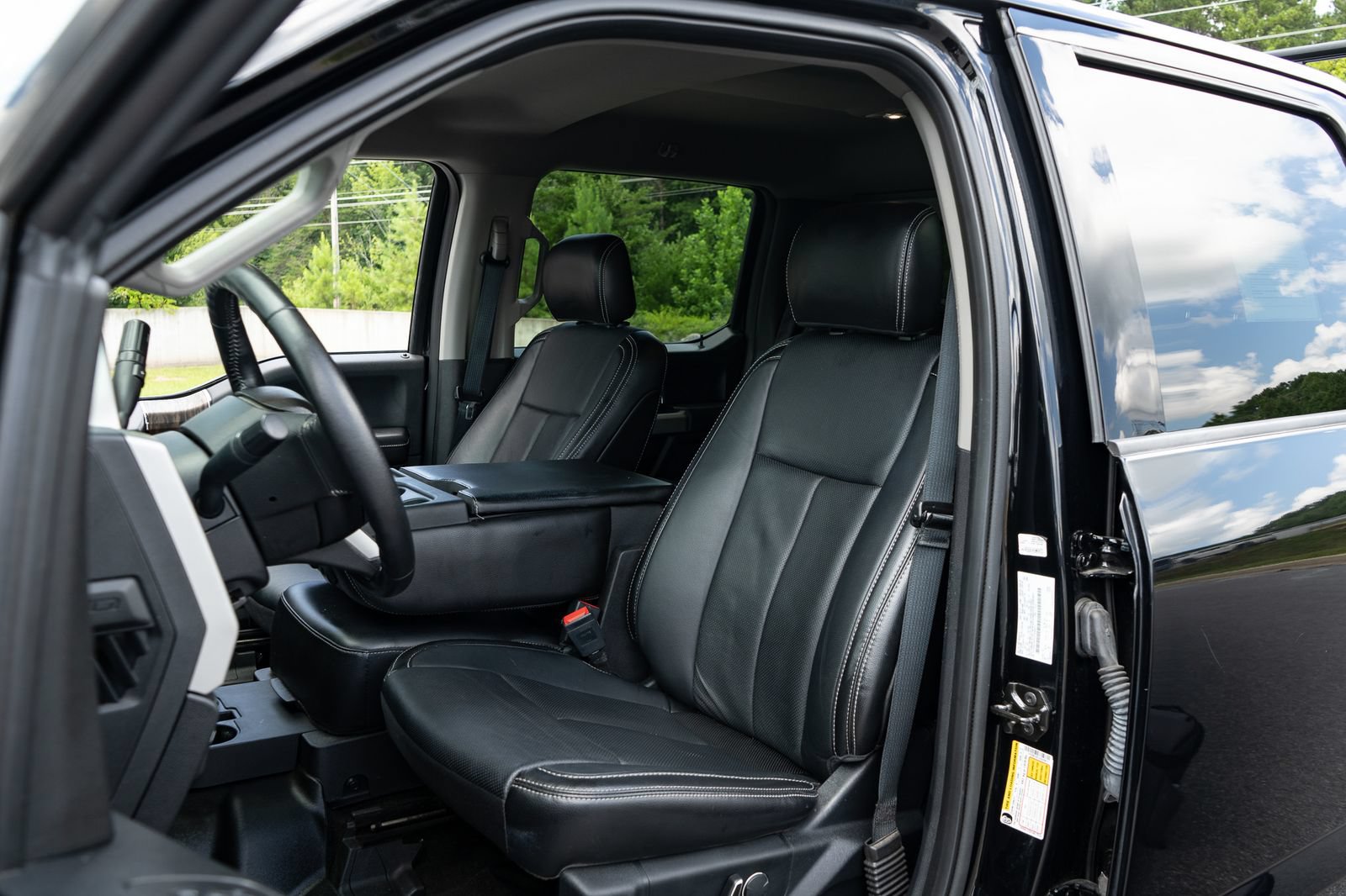 Used 2018 Ford F150 Lariat w/ Equipment Group 501A Mid AWD/4WD image 14
