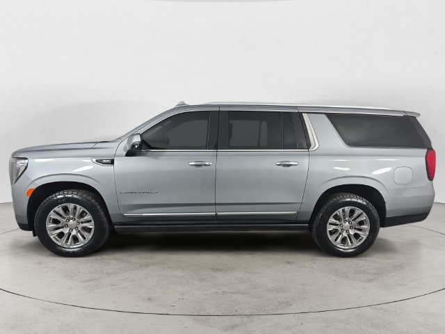 Used 2023 GMC Yukon XL Denali AWD/4WD image 8