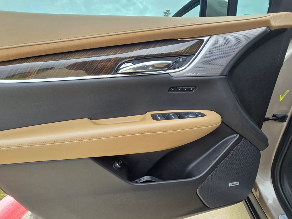 Used 2023 Cadillac XT6 Sport w/ Platinum Package AWD/4WD image 14