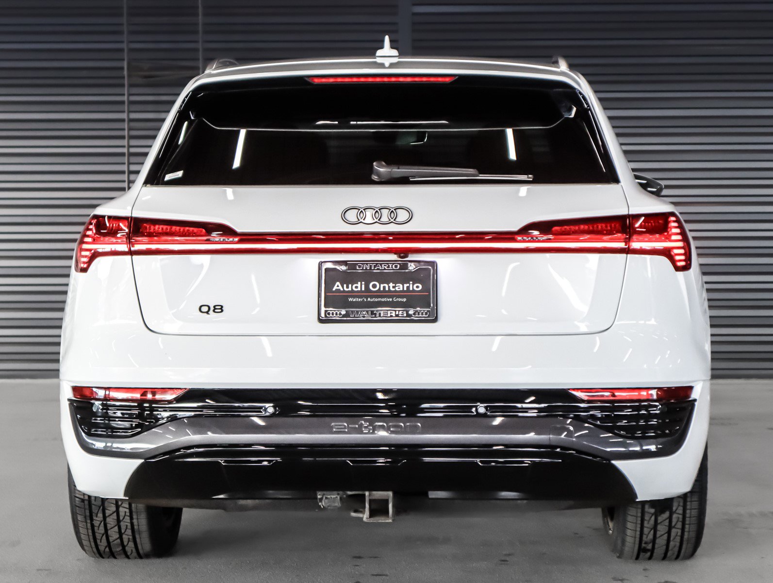 Used 2024 Audi Q8 e-tron Premium Plus image 14