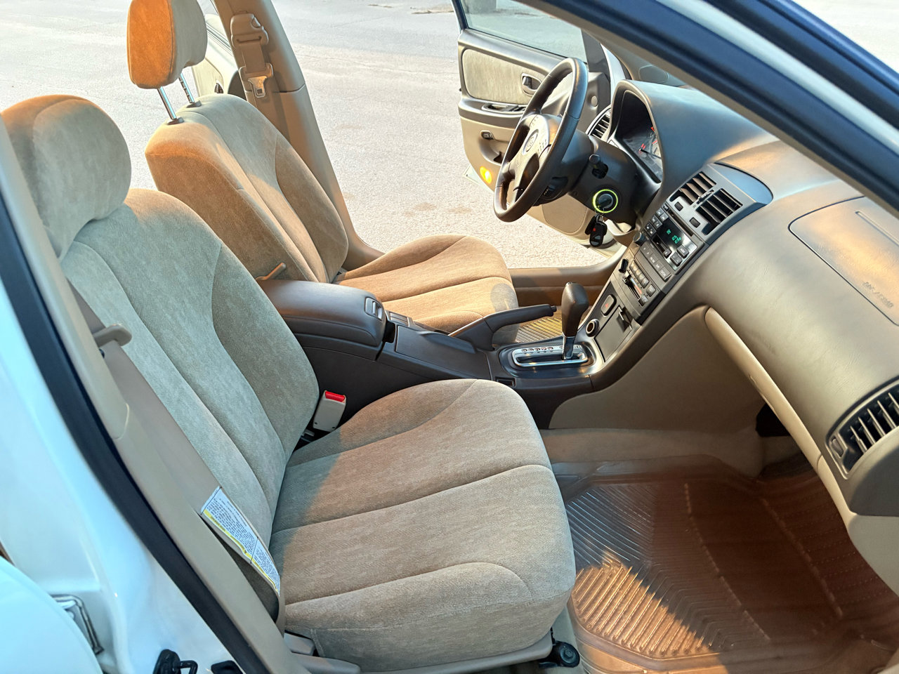 Used 2000 Nissan Maxima GXE image 16