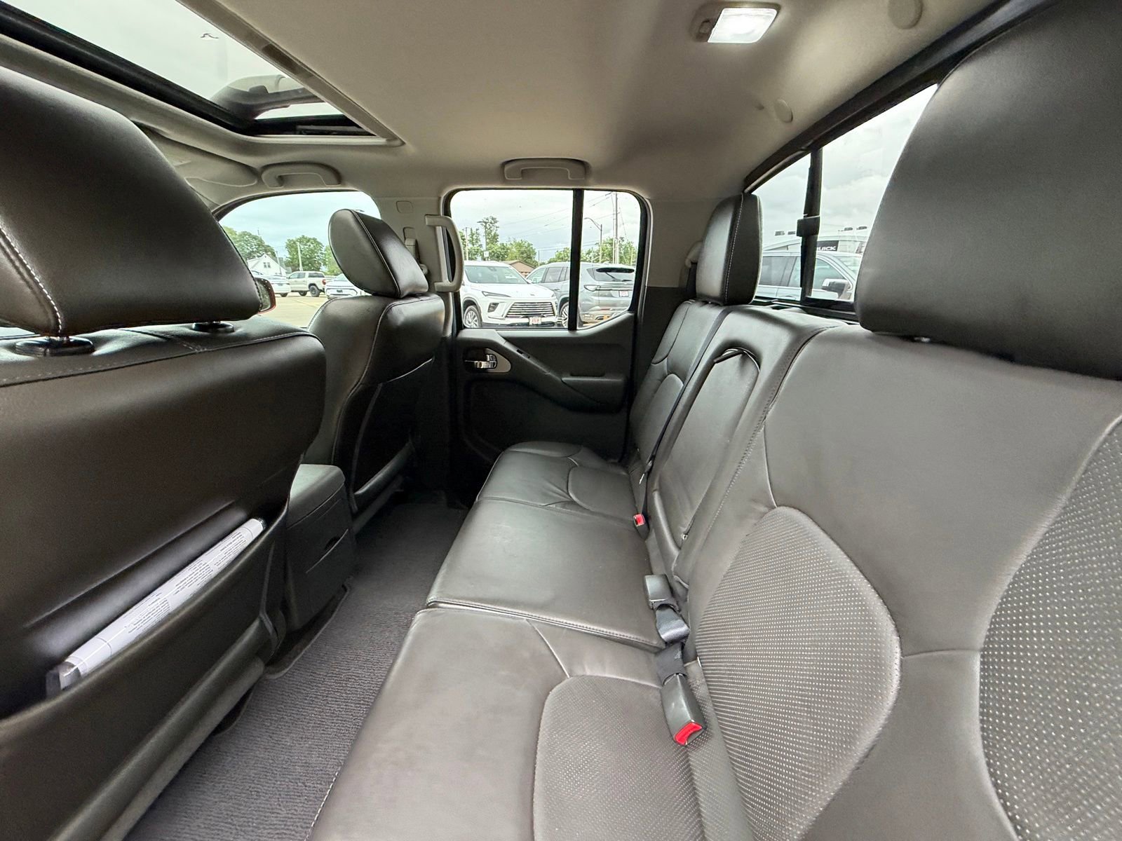 Used 2016 Nissan Frontier PRO-4X w/ Pro-4x Luxury Package AWD/4WD image 5