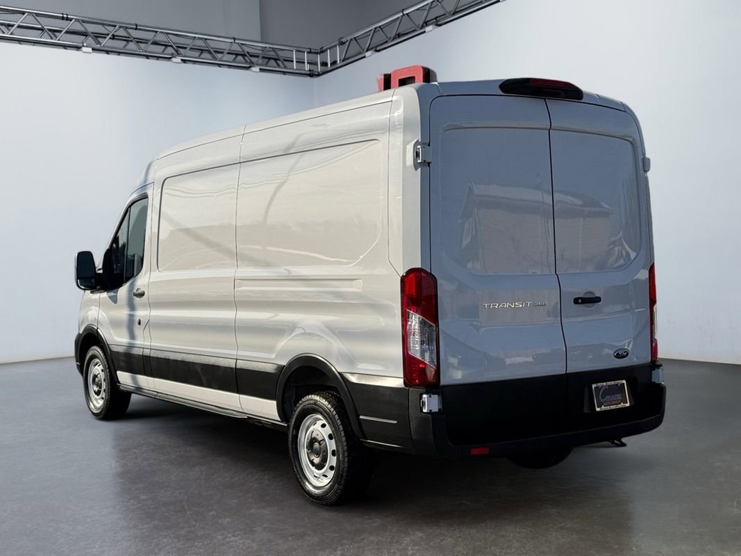 Used 2025 Ford Transit 250 Medium Roof RWD image 7