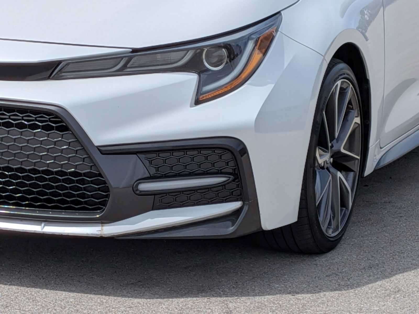 Used 2020 Toyota Corolla XSE FWD image 10