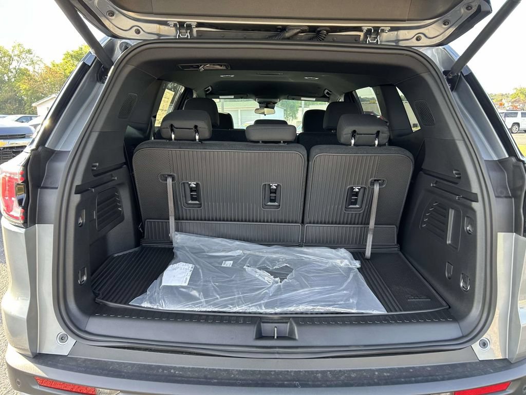 New 2027 GMC Acadia Elevation w/ LPO, Floor Liner Package FWD image 11