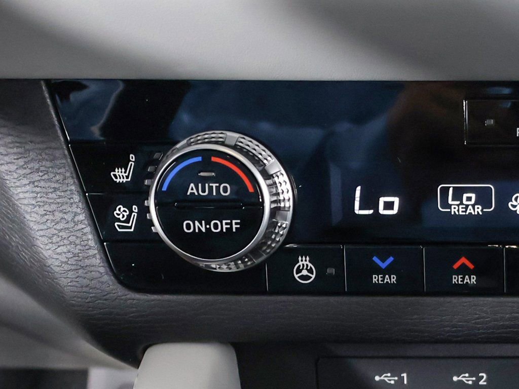 New 2025 Mitsubishi Outlander SEL image 50