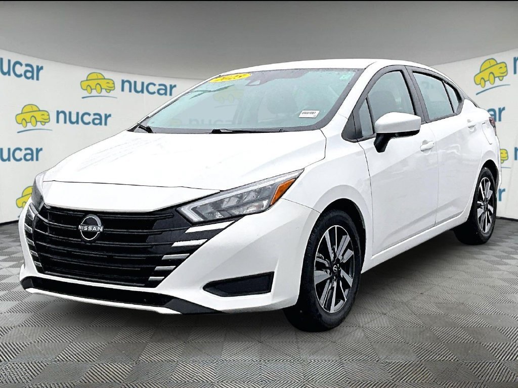 Used 2025 Nissan Versa SV FWD image 3