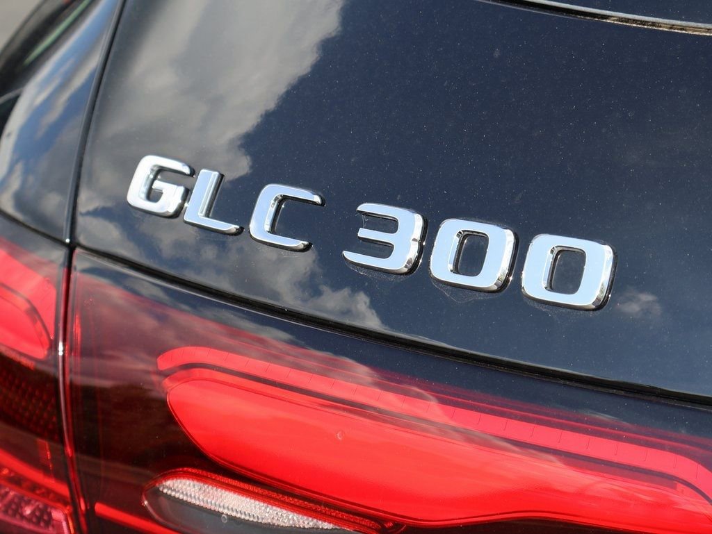 Certified 2025 Mercedes-Benz GLC 300 4MATIC image 8