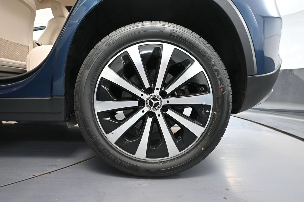 Used 2022 Mercedes-Benz GLA 250 w/ Premium Package Lite image 9