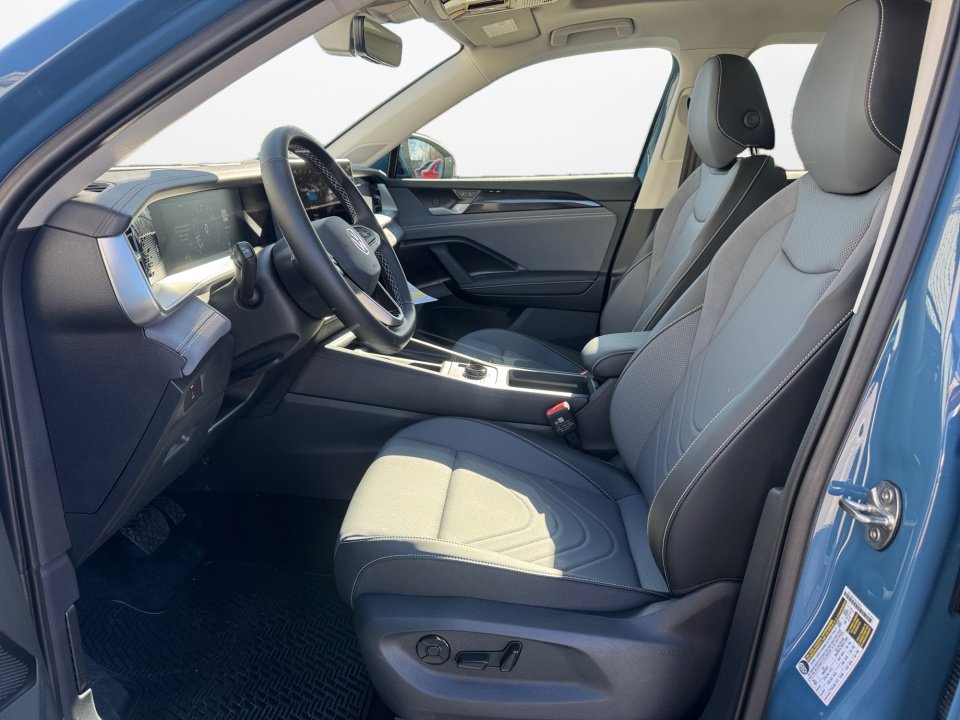 New 2026 Volkswagen Tiguan SE AWD/4WD image 9