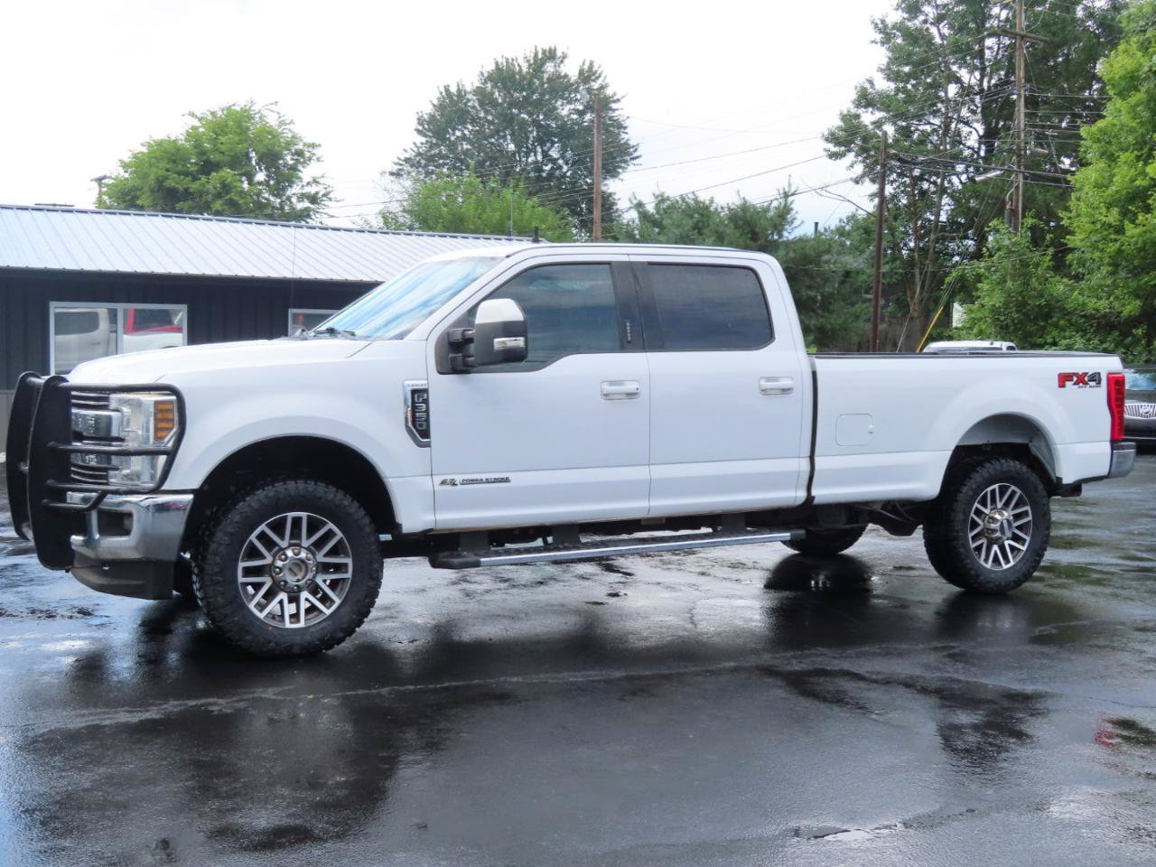 Used 2018 Ford F350 4x4 Crew Cab Super Duty image 2