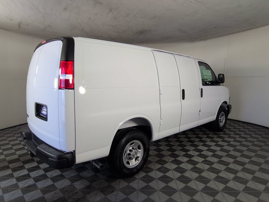 New 2026 Chevrolet Express 2500 w/ Driver Convenience Package RWD image 5