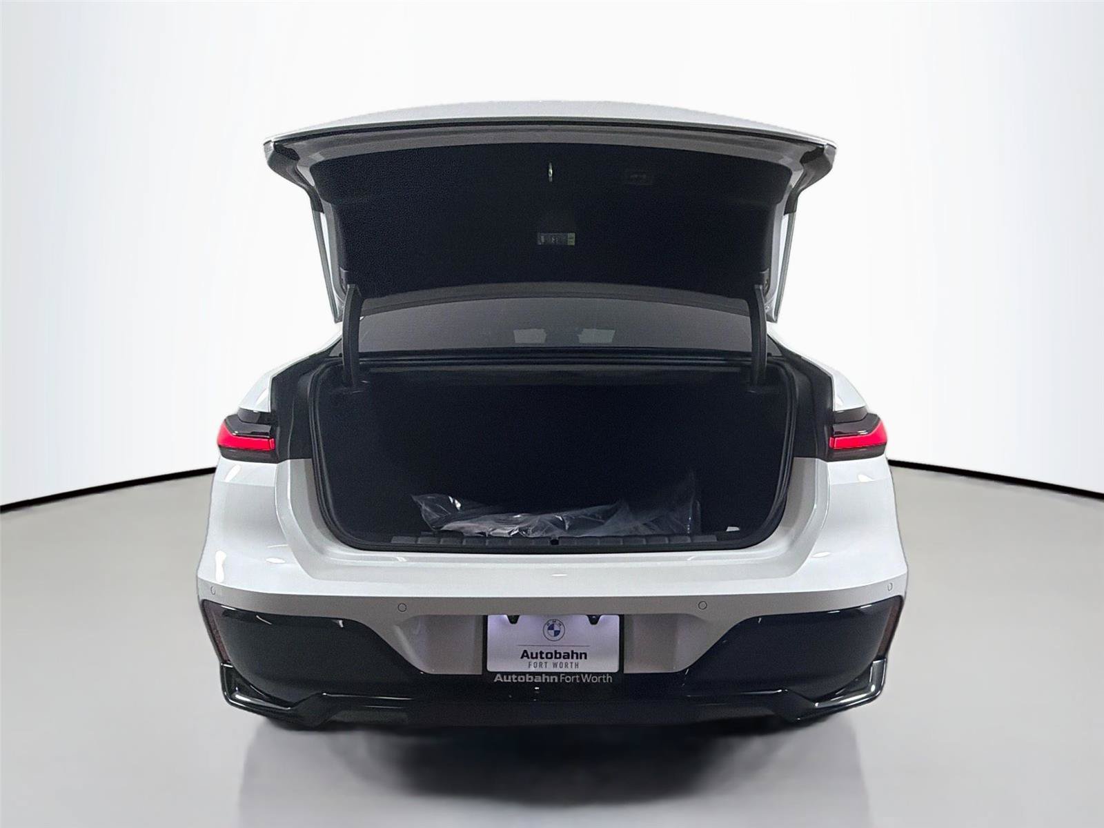 New 2026 BMW 740i w/ Premium Package RWD image 23