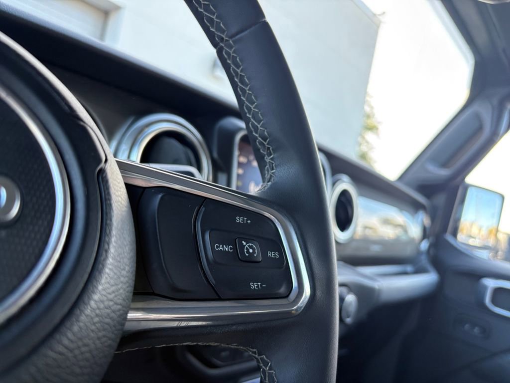Used 2023 Jeep Wrangler Sahara image 15