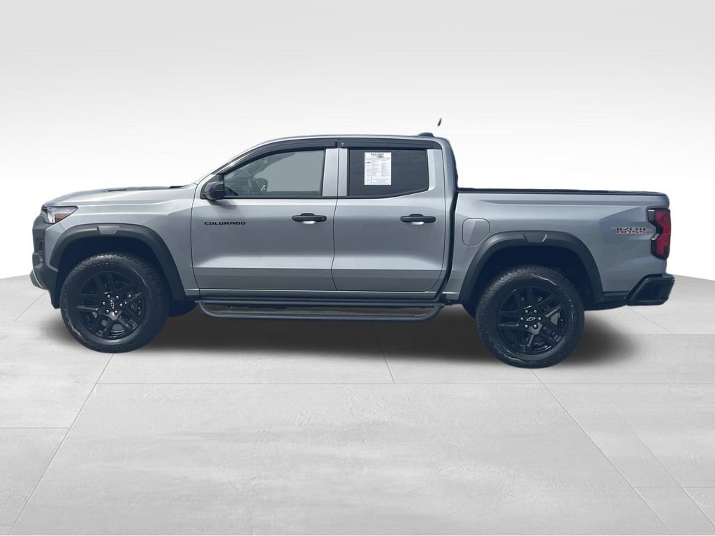 Used 2025 Chevrolet Colorado Trail Boss AWD/4WD image 7