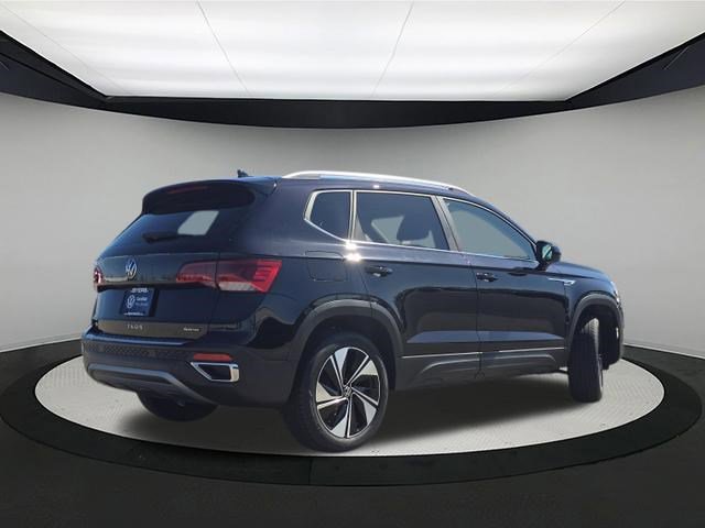 Certified 2023 Volkswagen Taos SE w/ Panoramic Sunroof Package image 7