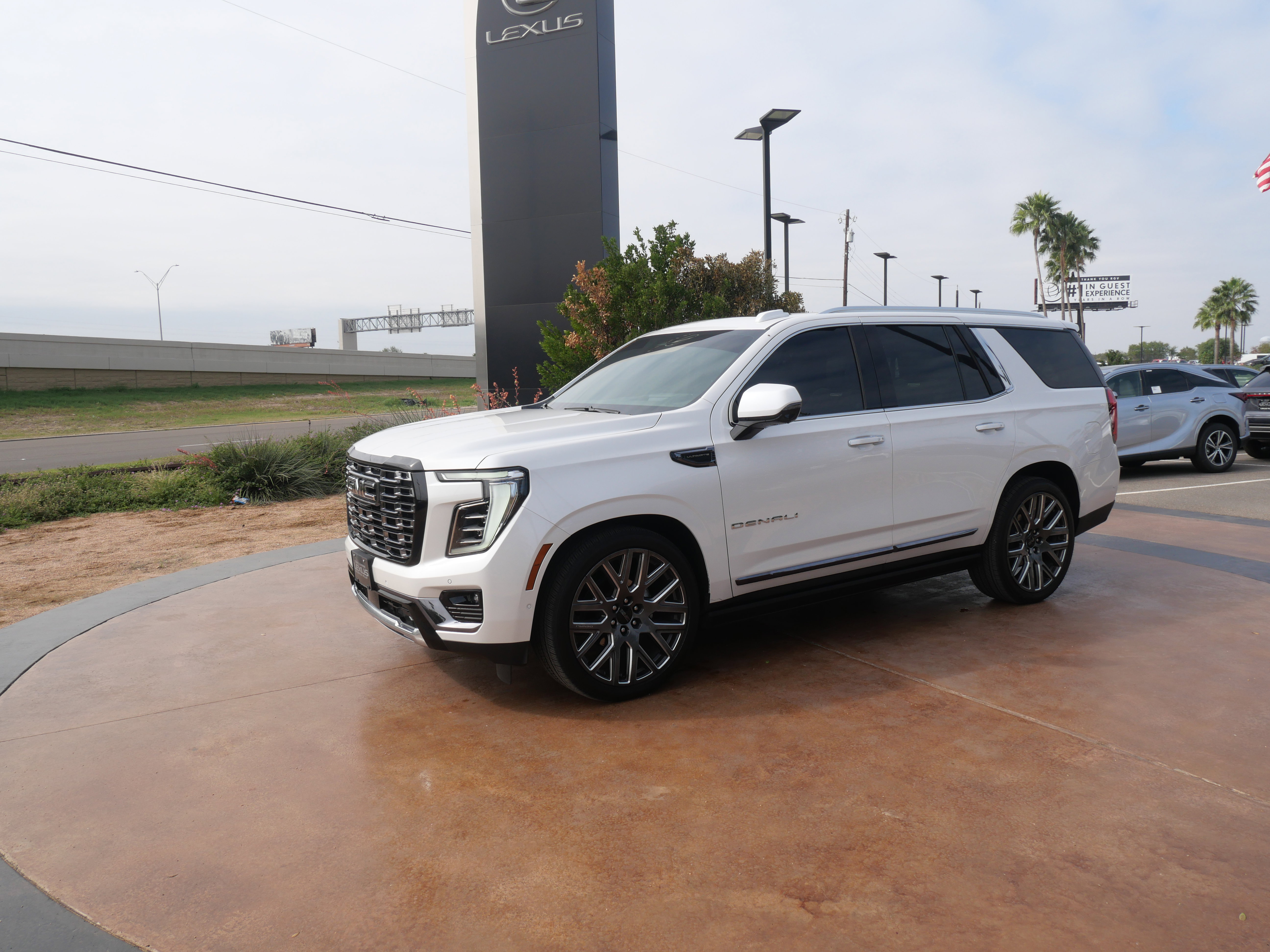 Used 2025 GMC Yukon Denali Ultimate image 5