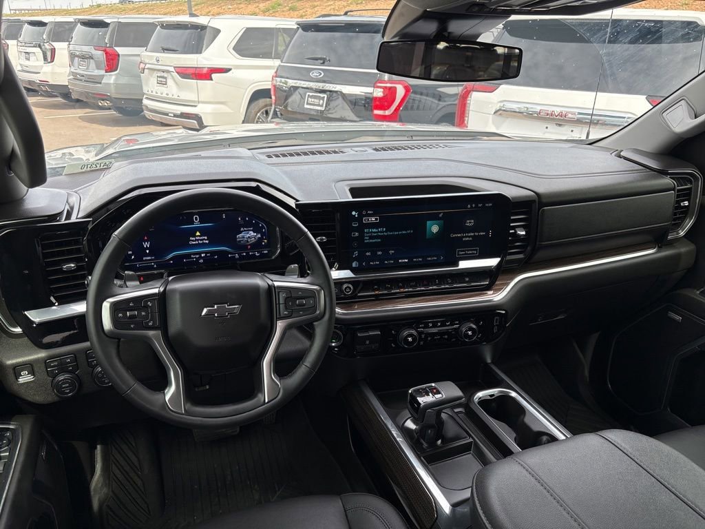 Used 2024 Chevrolet Silverado 1500 RST AWD/4WD image 3